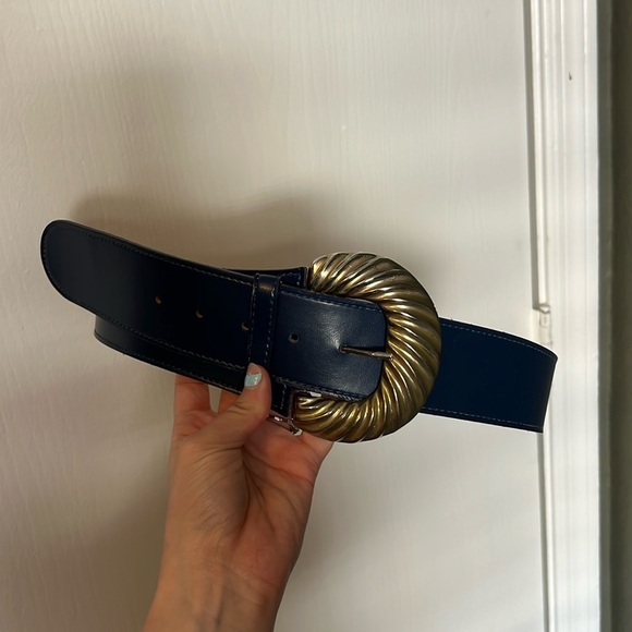 VINTAGE GOLD AND NAVY BELT - Picture 1 of 3